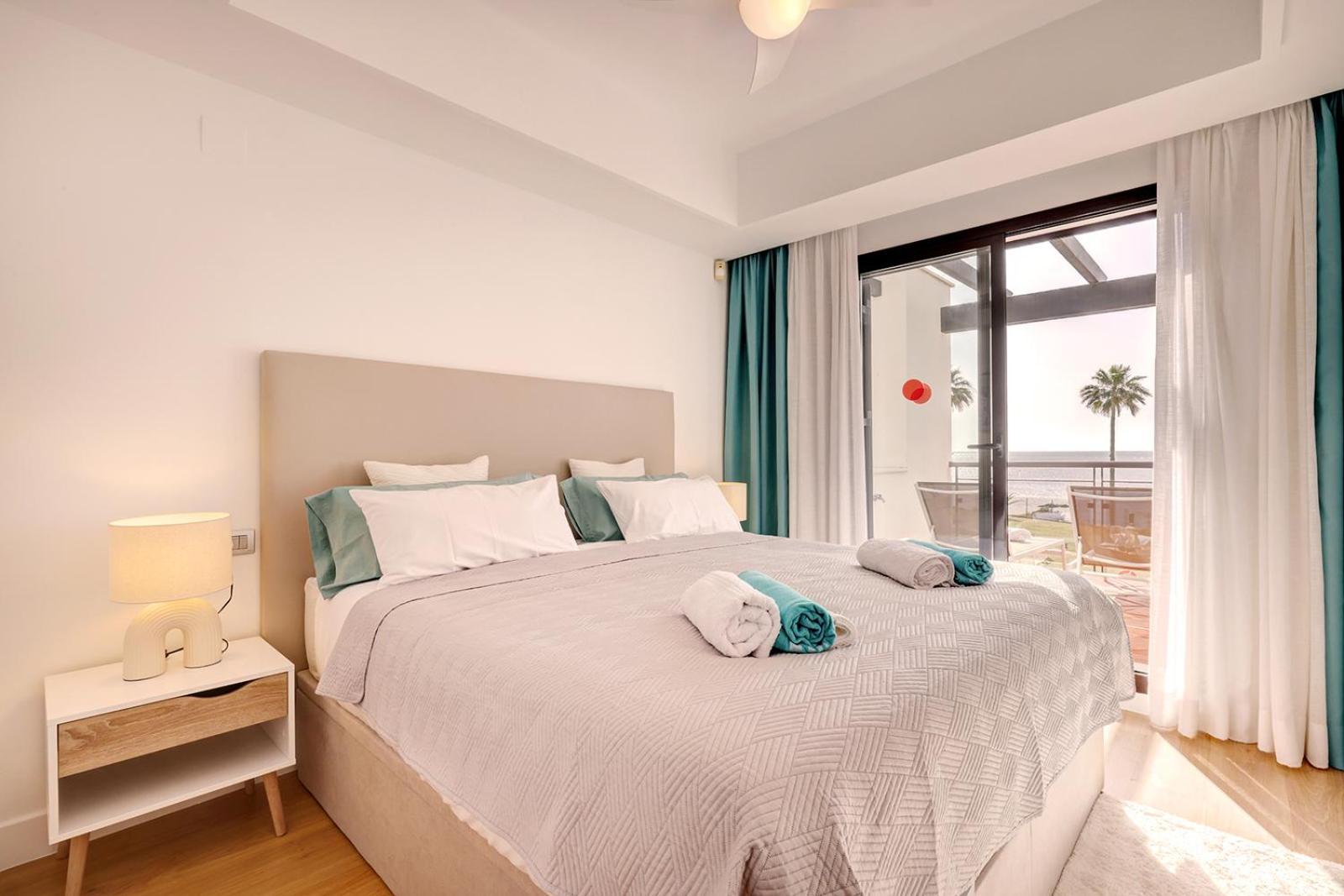 Sunrise Beach Front - Casares Del Mar Exteriör bild