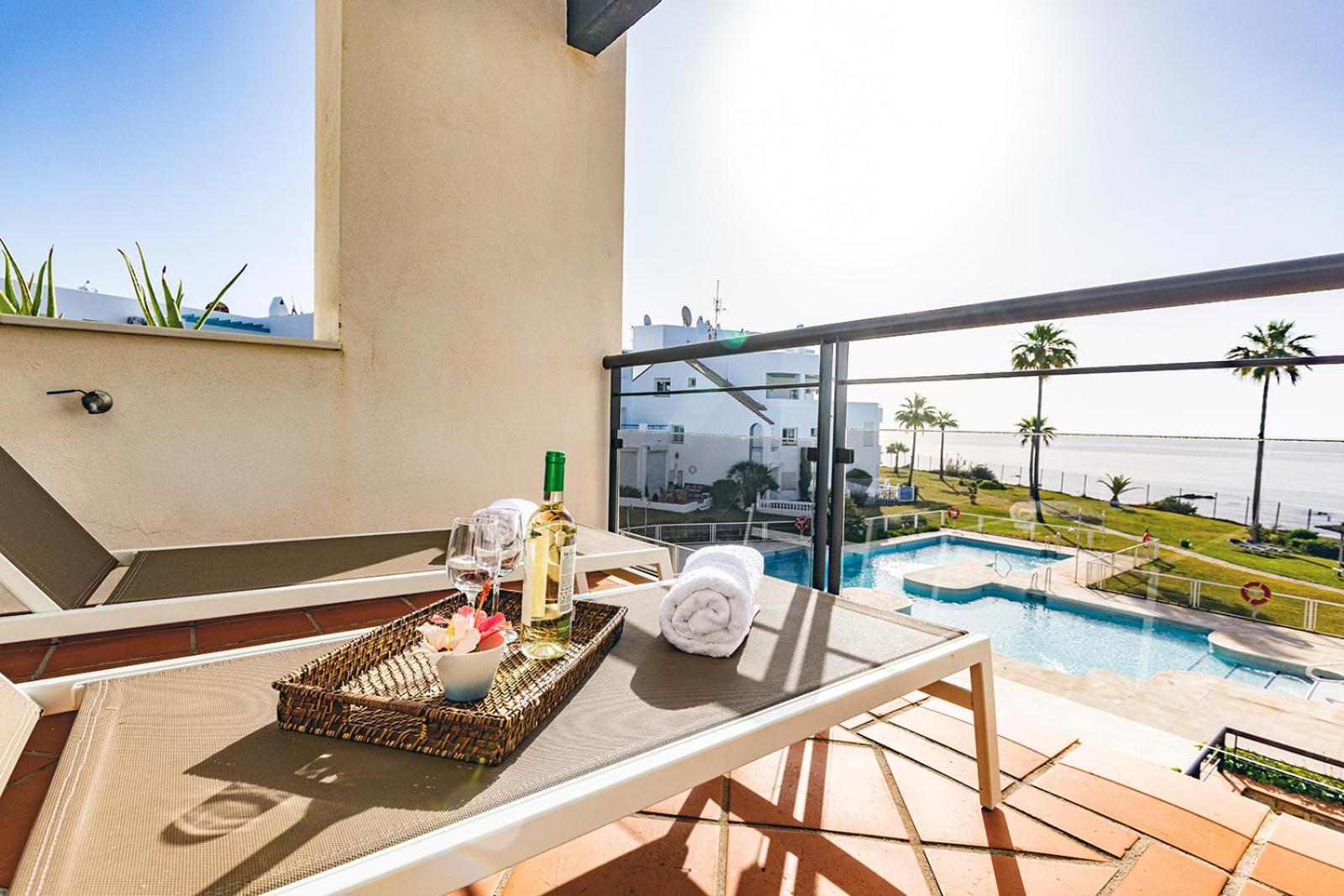 Sunrise Beach Front - Casares Del Mar Exteriör bild
