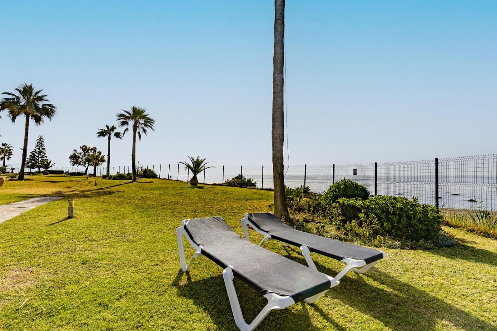 Sunrise Beach Front - Casares Del Mar Exteriör bild